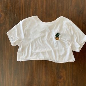 White Pineapple Embroidered Patch T-shirt cropped